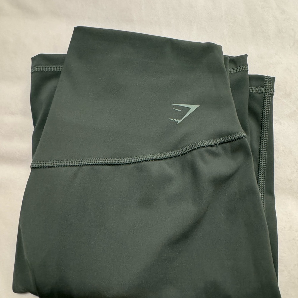 Gymshark Olive Bike Shorts for Women NEW Medium - Picture 7 of 8